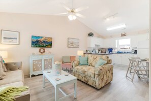 Unclassified image, 5 of 47, button - Dog Friendly Cottage w/ Large Fenced in Backyard - Close to Beach (Oak Island)