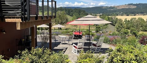 تناول الطعام بالخارج