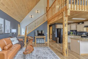 Smart TV, chimenea y futbolito 