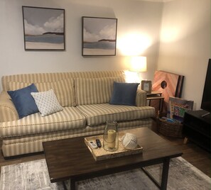 Smart TV, books, computer monitors - Relax and Unwind at Lake O' the Pines  (Ore City)