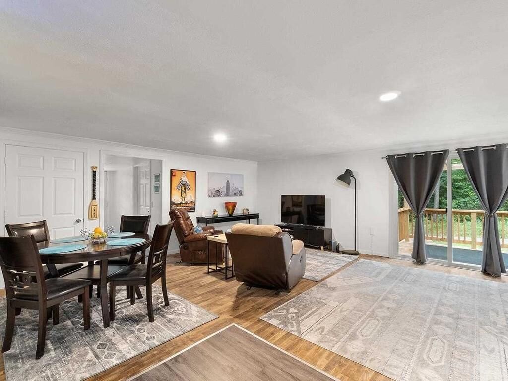 Smart TV, books, computer monitors