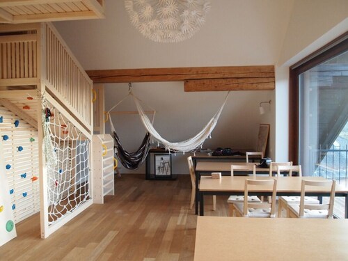 Base Camp: Cozy retreat in a mountain village