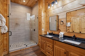 Shower, jetted bath, hair dryer, towels - Soak up Spring in the Smokies | Pool, View, Sleeps 12 (Sevierville)