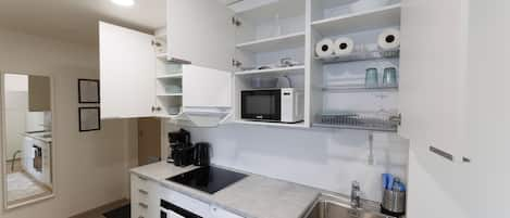 Appartamento Standard, 2 camere da letto | Cucina privata | Frigorifero con congelatore, microonde, forno, piano cottura