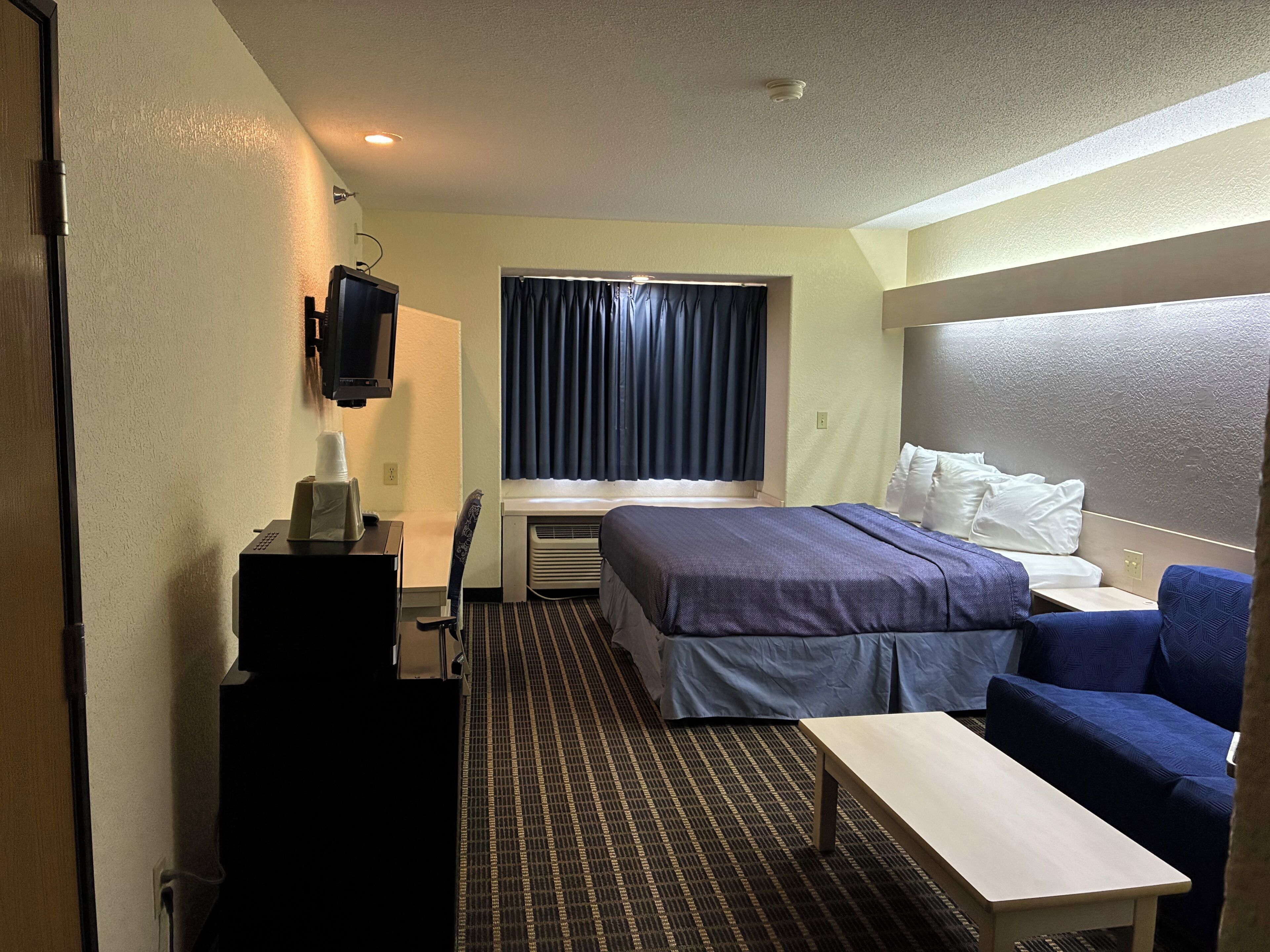 Deluxe Single Room | Iron/ironing board, free WiFi, bed sheets