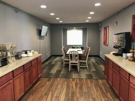 Free daily continental breakfast