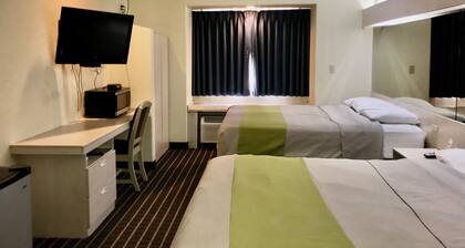 Chadron Inn & Suites