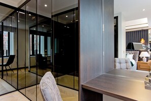 Interior - 3-bed Deluxe 517 (London)