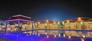 Outdoor pool - Llyods Beach Resort (Kanthi)