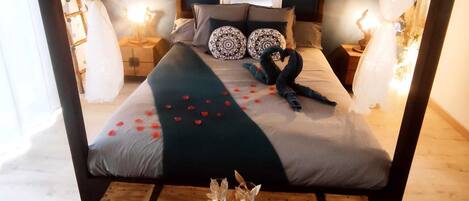 1 bedroom, travel cot, free WiFi, bed sheets