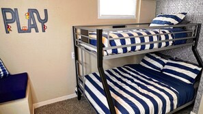 5 bedrooms, iron/ironing board, free WiFi, bed sheets