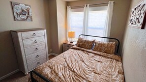 5 bedrooms, iron/ironing board, free WiFi, bed sheets