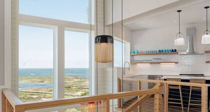 Amazing Newly Built Modern Home w/ Saltwater Pool - Simply the best!