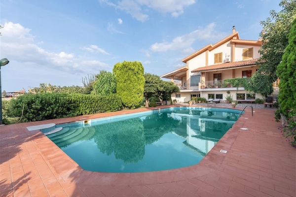 Holiday Home Swimming Pool