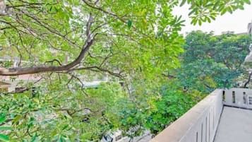 Hiên