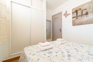 Een strijkplank/strijkijzer, wifi (toeslag)