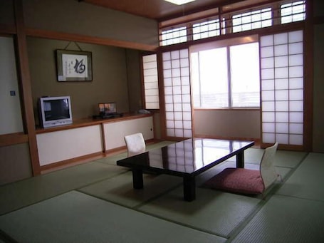 Dining. Ryori Ryokan Kanetomo