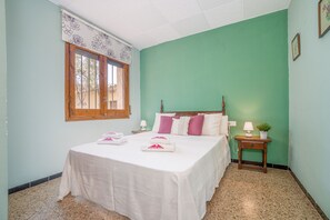 4 chambres, fer et planche Ă repasser, Wi-Fi