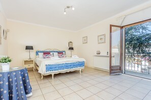 3 slaapkamers, een strijkplank/strijkijzer, wifi (toeslag)