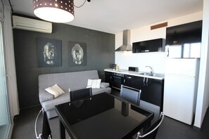 TV - 0115-MANHATTAN  Studio with seaview (Empuriabrava)