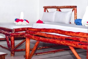 Habitación doble | Escritorio, wifi gratis y ropa de cama 