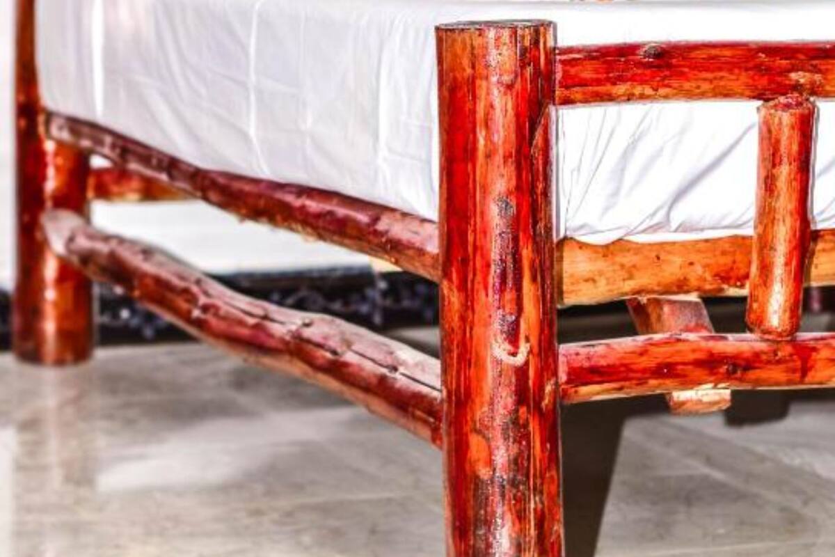 Escritorio, wifi gratis, ropa de cama