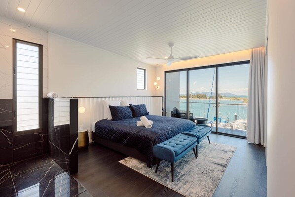 6 bedrooms, iron/ironing board, travel cot, free WiFi - NEW! Dacha #2. First Class Luxury Waterfront Villa (Nelly Bay)