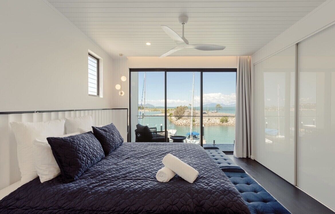 6 bedrooms, iron/ironing board, travel cot, free WiFi