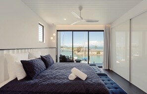 6 bedrooms, iron/ironing board, travel cot, free WiFi - NEW! Dacha #2. First Class Luxury Waterfront Villa (Nelly Bay)