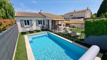 Piscine extérieure, piscine chauffée