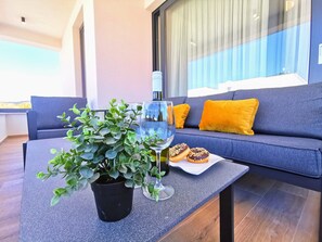 Terrace/patio - Apartment Diva with heated pool (Okrug Gornji)