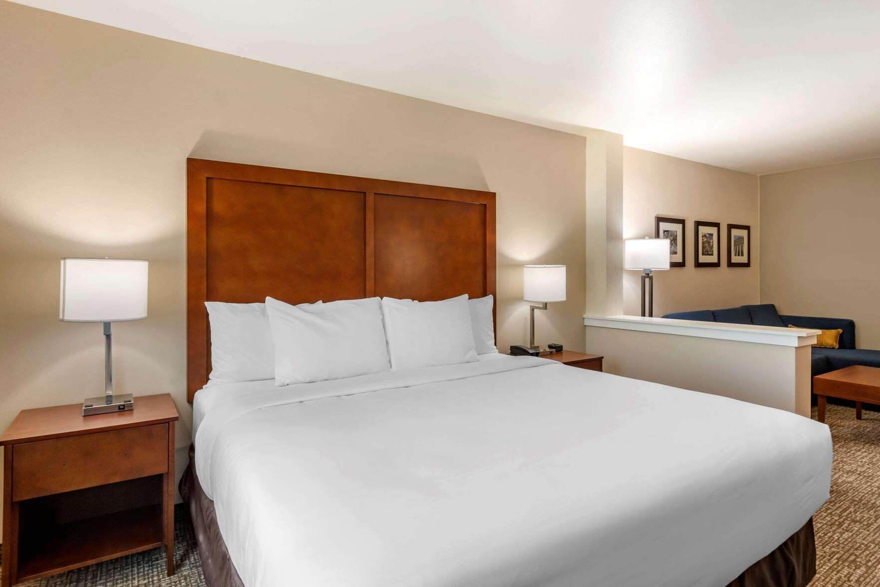 Desk, blackout drapes, iron/ironing board, free WiFi