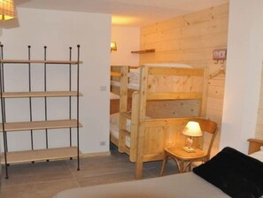 4 bedrooms