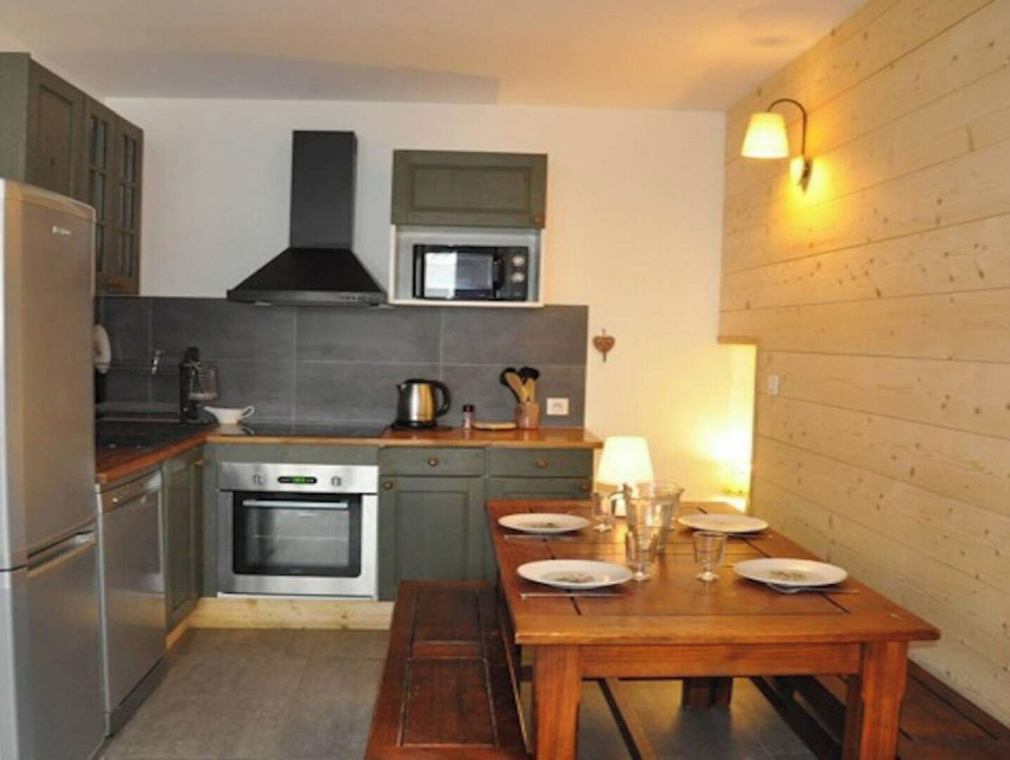 Mikrowelle, Ofen, Herdplatte, Geschirrspüler