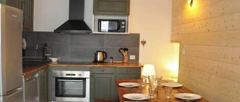 Mikrowelle, Ofen, Herdplatte, Geschirrspüler