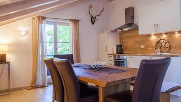 Kühlschrank, Ofen, Herdplatte, Geschirrspüler