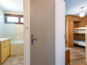 Unclassified image, 3 of 3, button