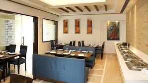 Restaurant - Inde Hotel Signature Tower (Gurugram)