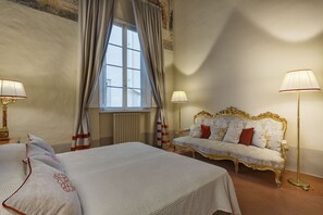 4 chambres, fer et planche à repasser, Wi-Fi, draps fournis