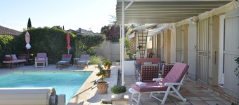Air-conditioned house with private heated pool - 6 pers - 4 km from Avignon