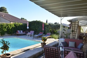 Alberca al aire libre y alberca climatizada