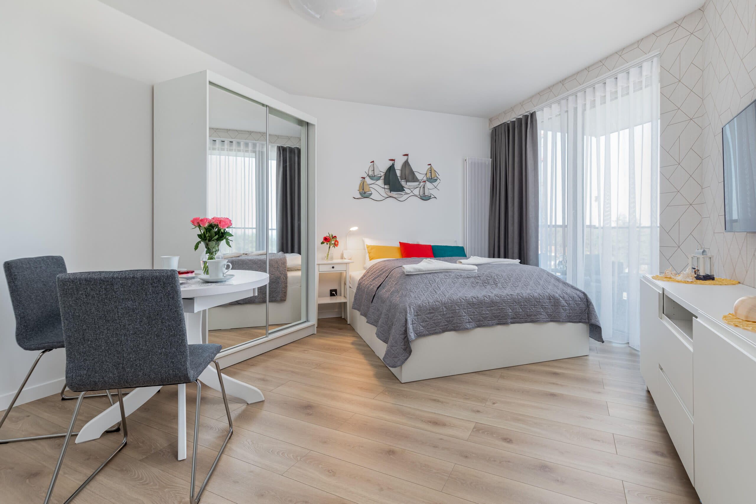 Desk, iron/ironing board, travel crib, WiFi