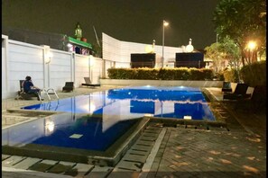 Outdoor pool - Pleasant2@Tifolia, Studio, cozy, Kelapa Gading (Jakarta Timur)