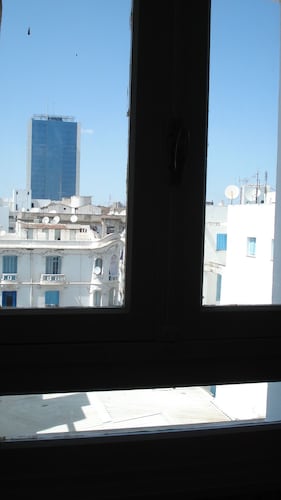 Exceptional location CV Tunis, furnished team 