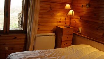 5 bedrooms, iron/ironing board, travel crib, free WiFi