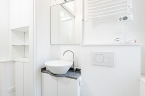 Een douche, een haardroger