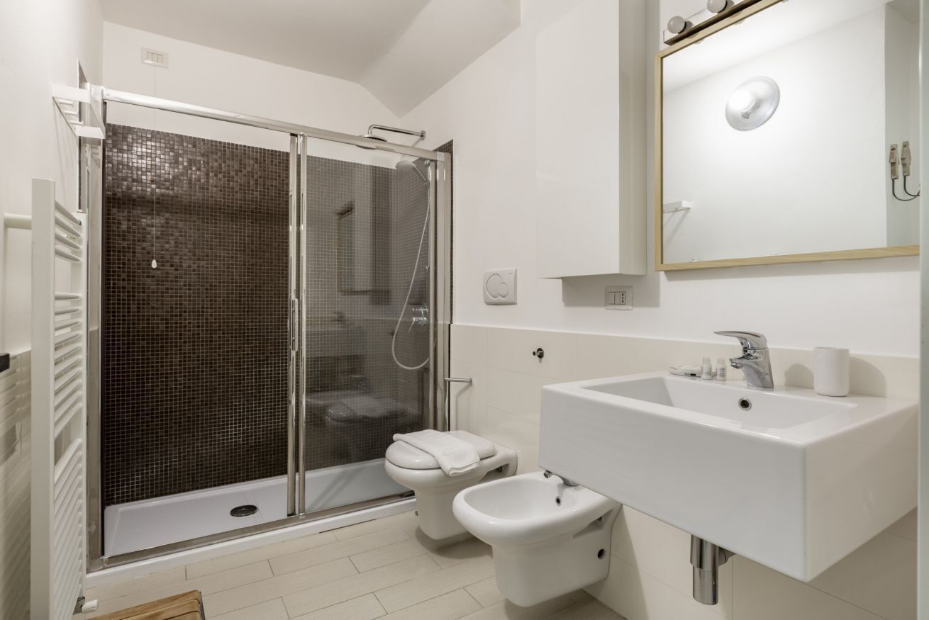 Douche, bidet