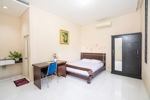 مكتب وواي فاي مجانًا وملاءات أسرّة