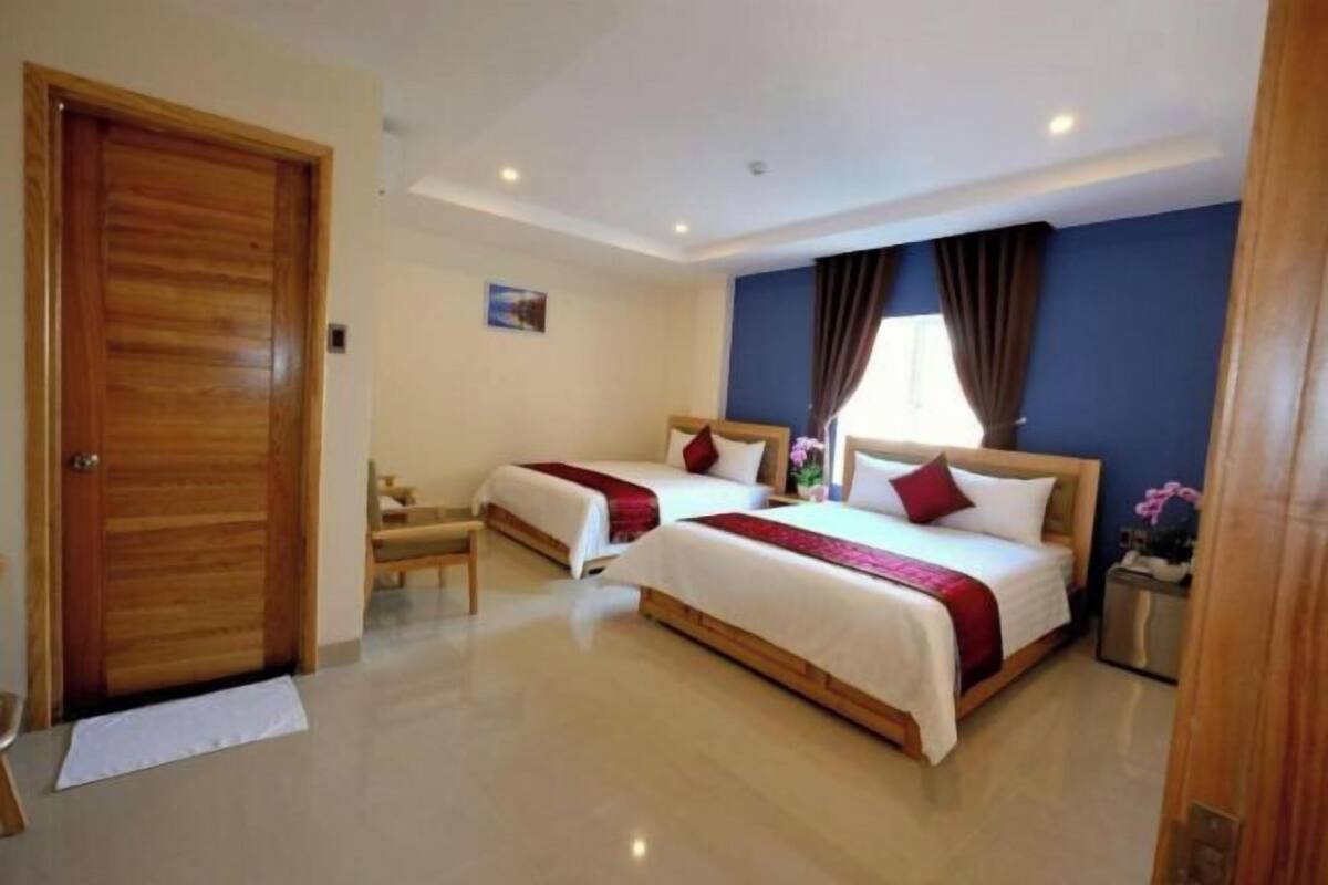 Minibar, bàn, truy cập Internet không dây miễn phí, bộ trải giường 