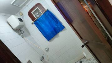 Kahden hengen superior-huone | Kylpyhuone | Suihku, pyyhkeet